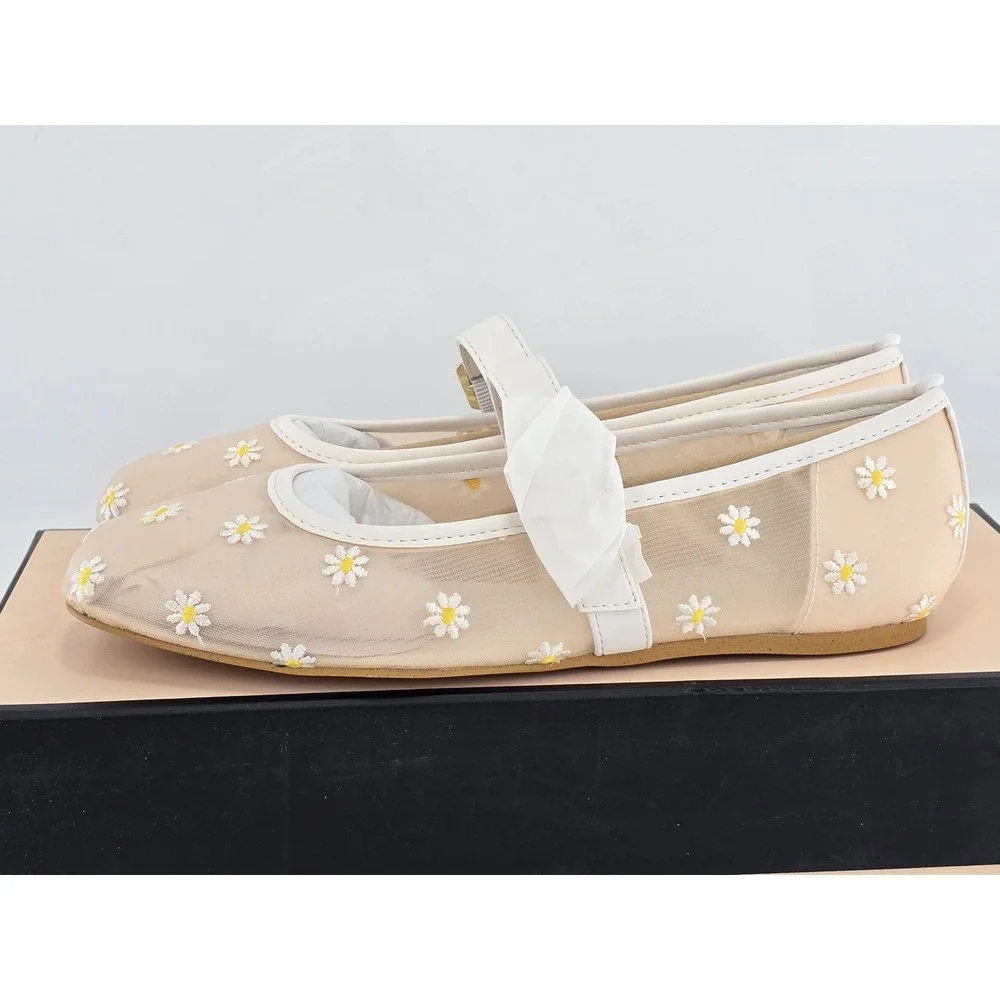 BCBGeneration Harpin Mary Jane Flats Womens Size 5 White Daisy Mesh - NEW
